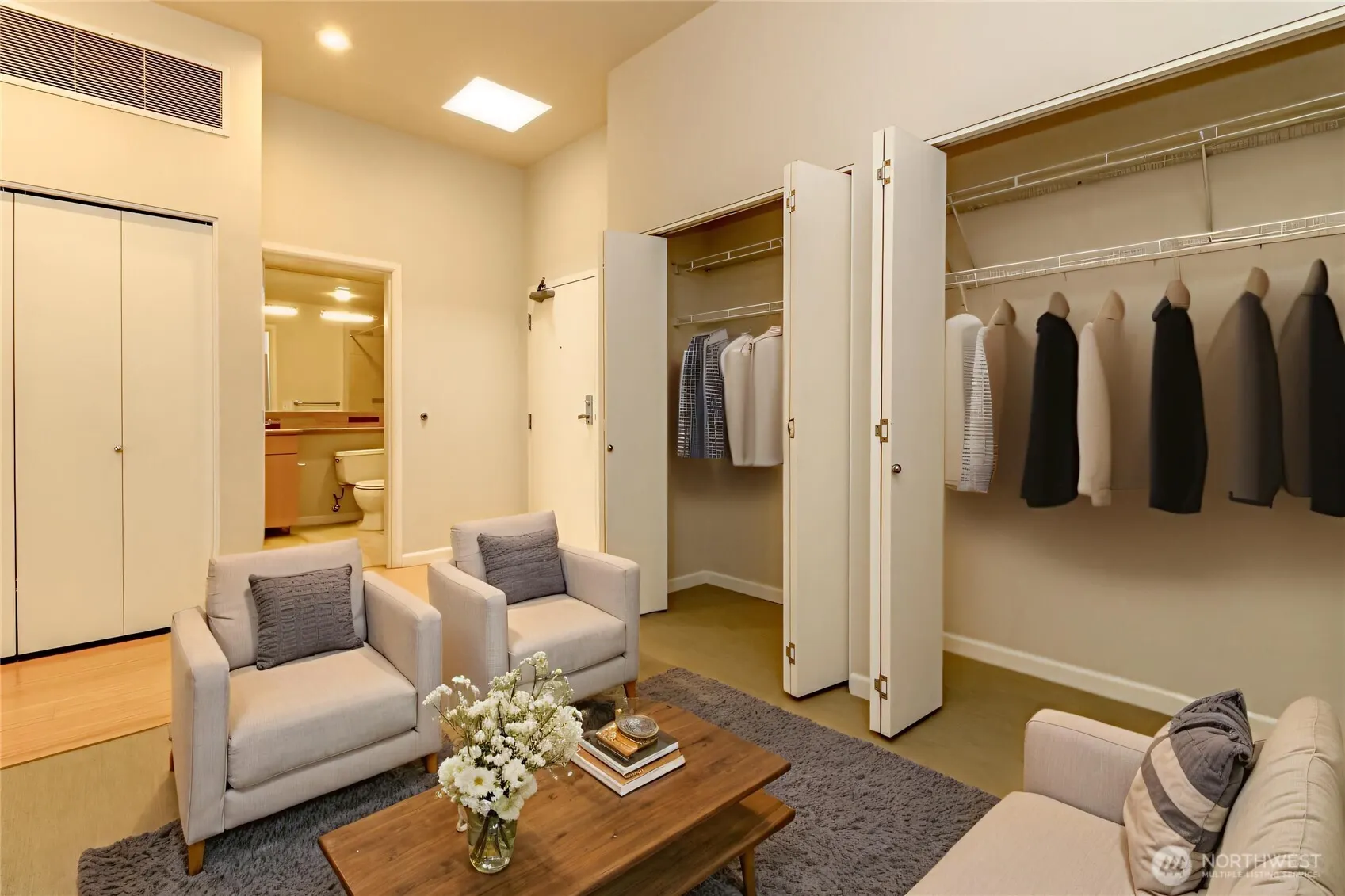 17 W Mercer Street #301, Seattle, WA 98119
