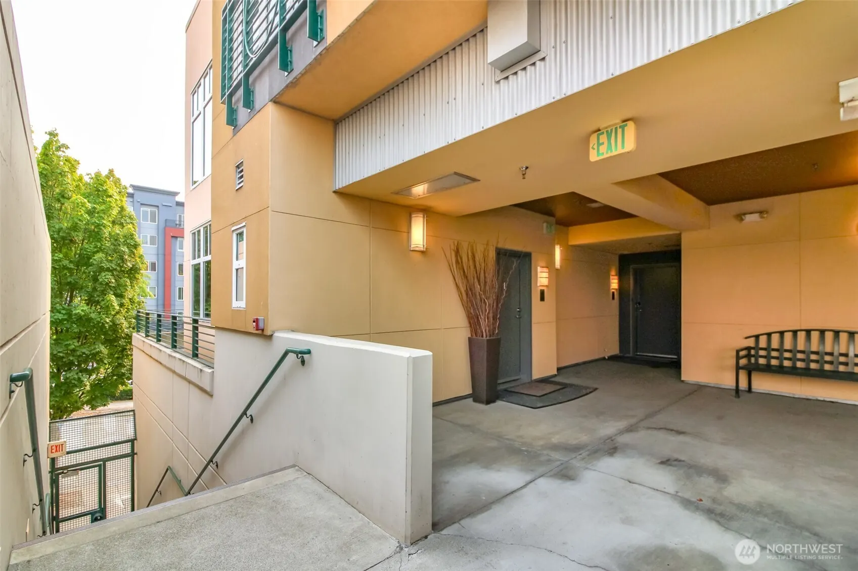 17 W Mercer Street #301, Seattle, WA 98119
