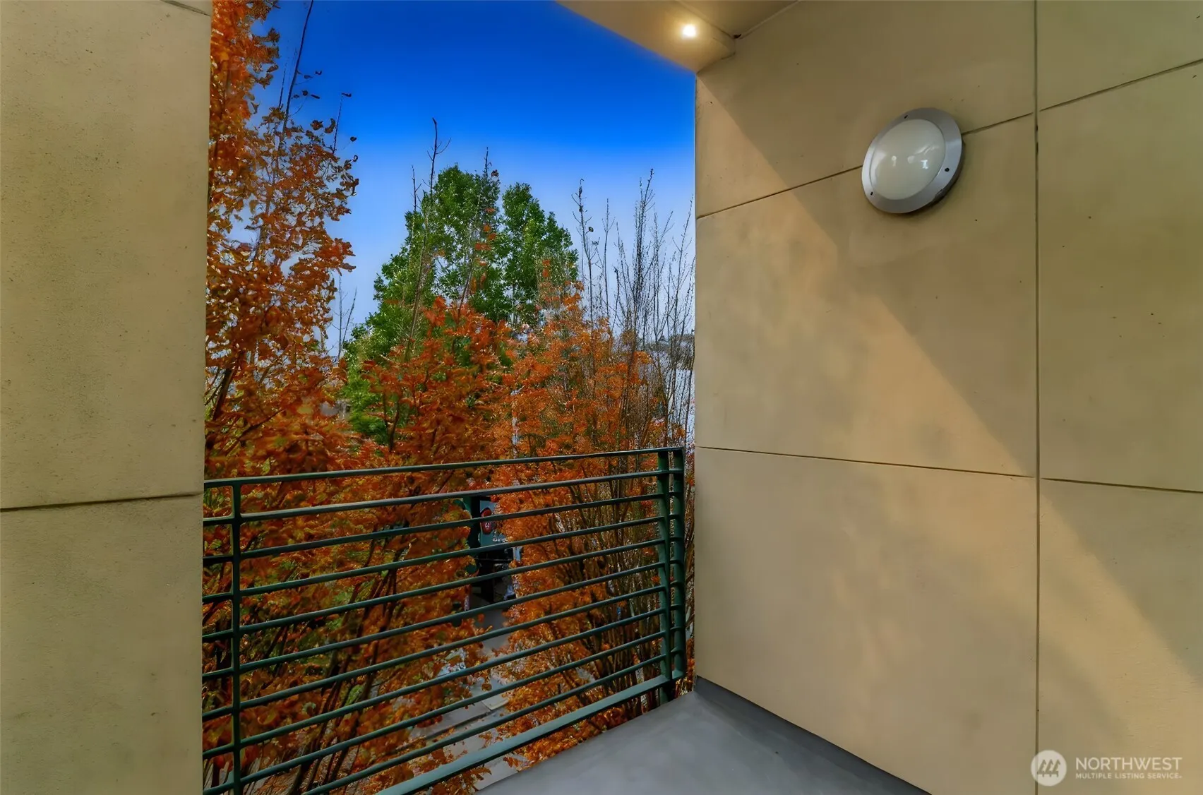 17 W Mercer Street #301, Seattle, WA 98119