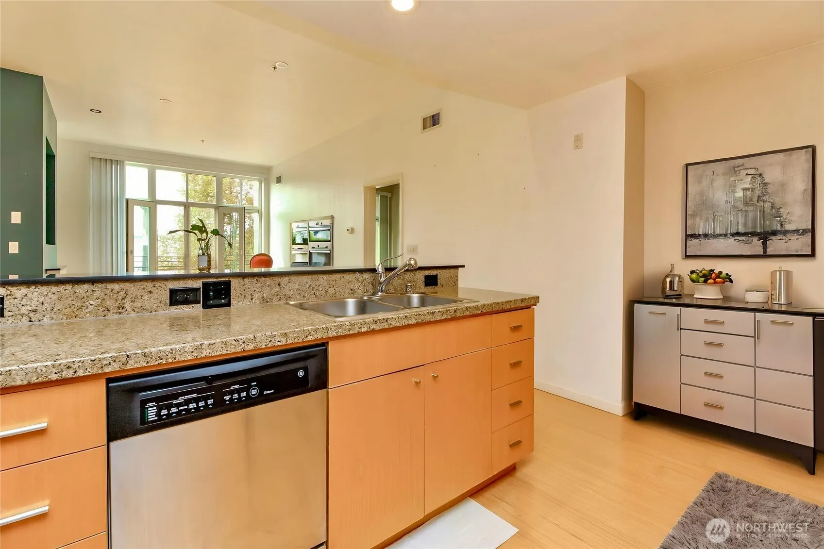 17 W Mercer Street #301, Seattle, WA 98119
