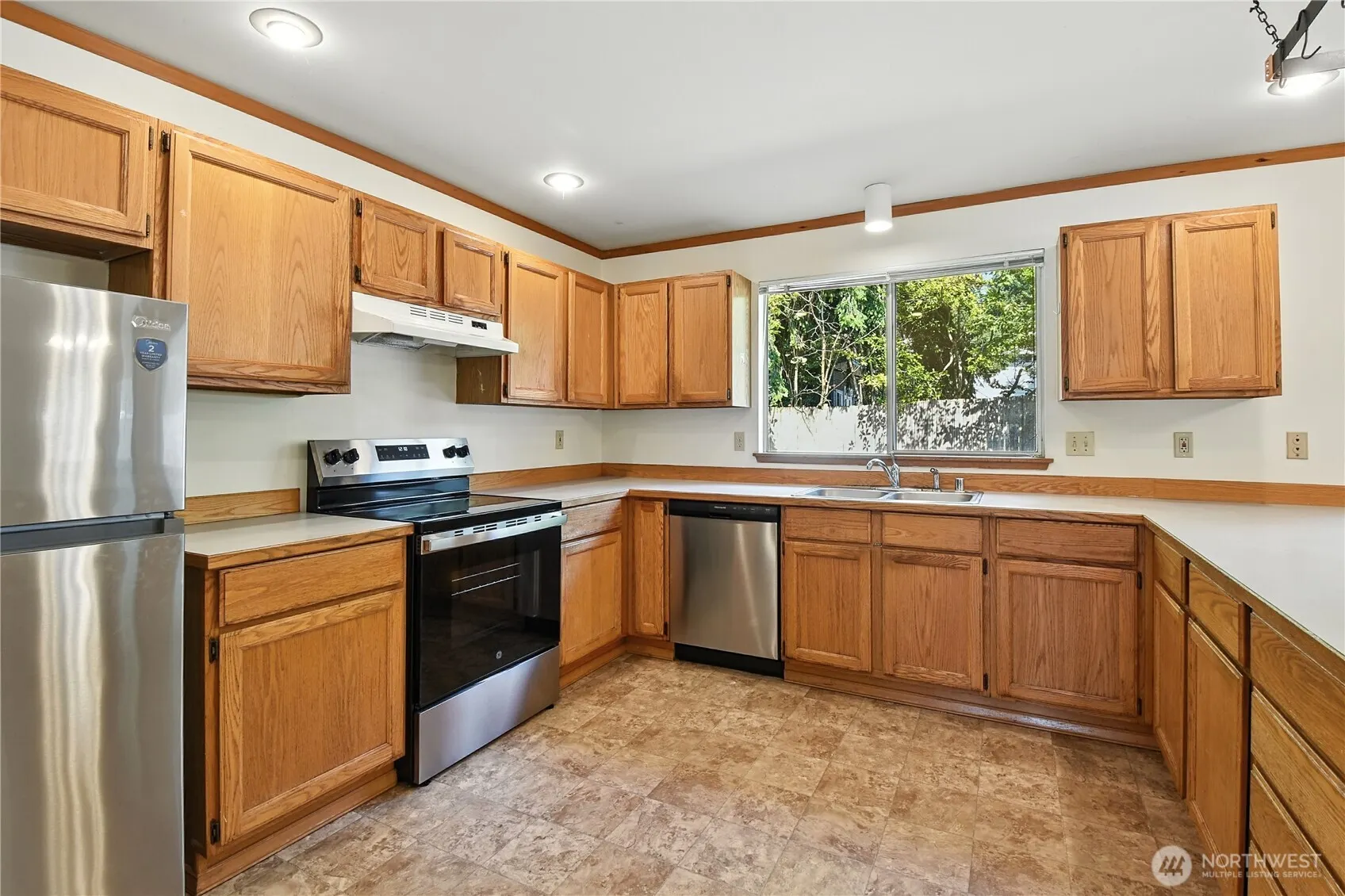 13014 NE 101st Place , Kirkland, WA 98033