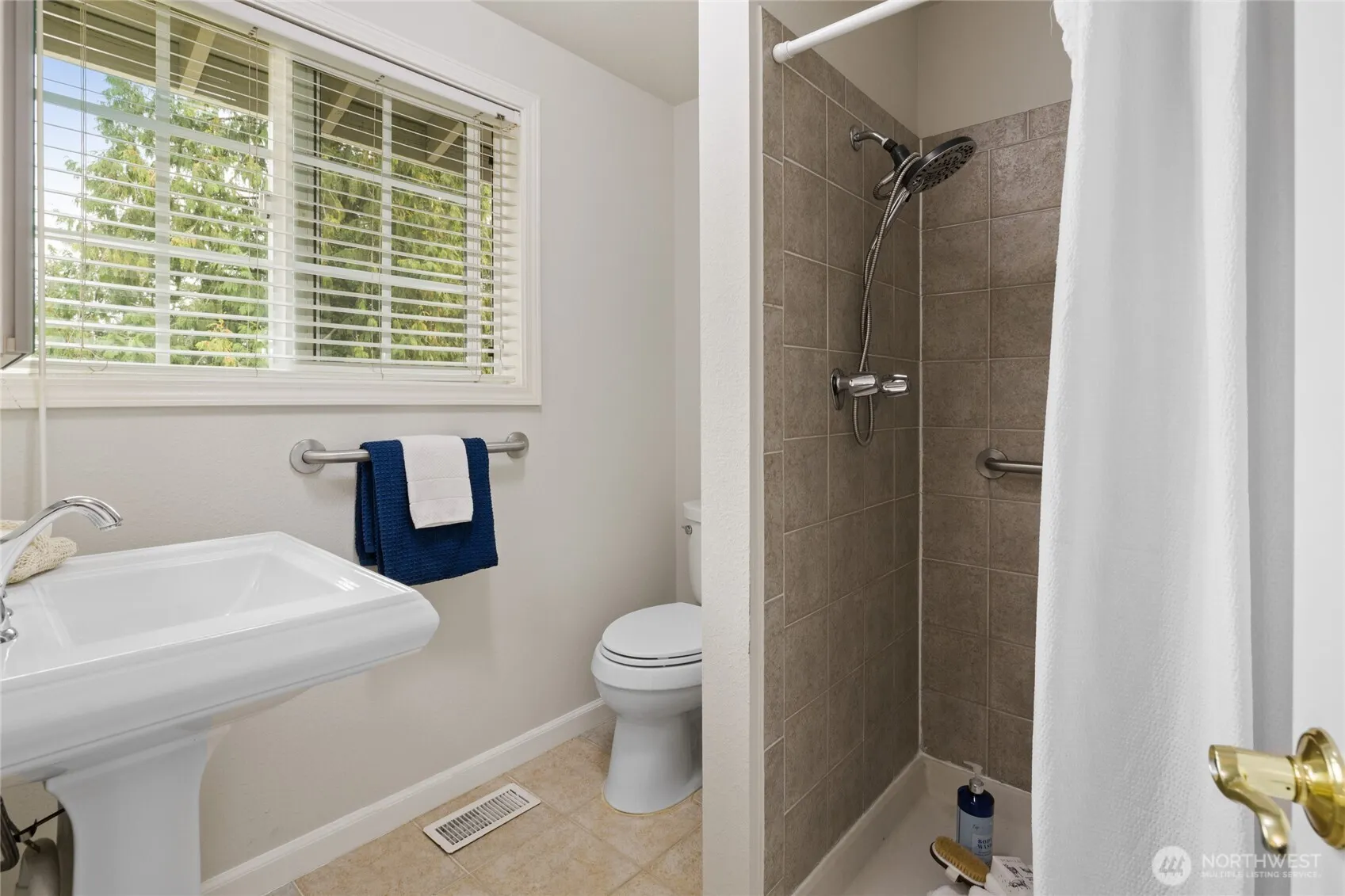 930 179th Place NE, Bellevue, WA 98008