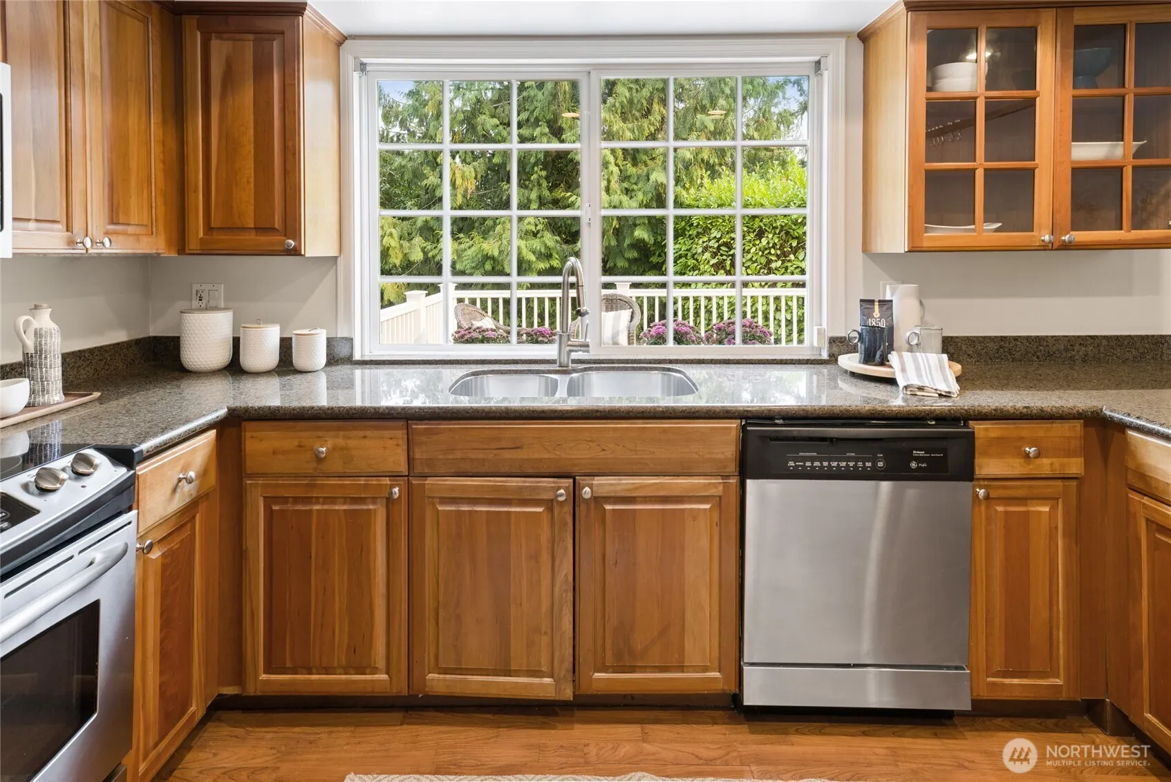930 179th Place NE, Bellevue, WA 98008