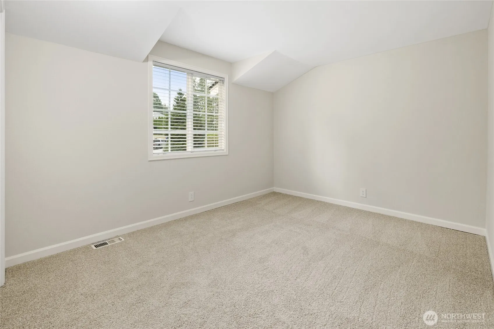 930 179th Place NE, Bellevue, WA 98008
