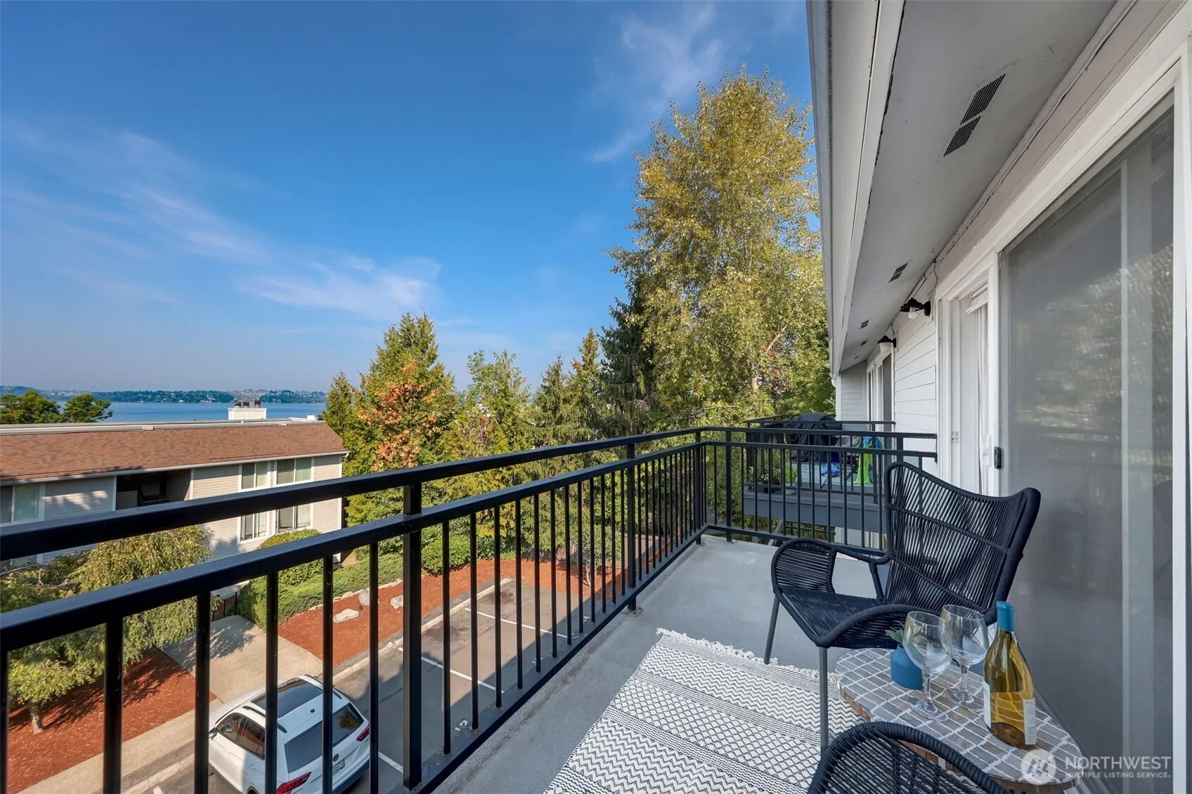10110 NE 60th Street #107, Kirkland, WA 98033