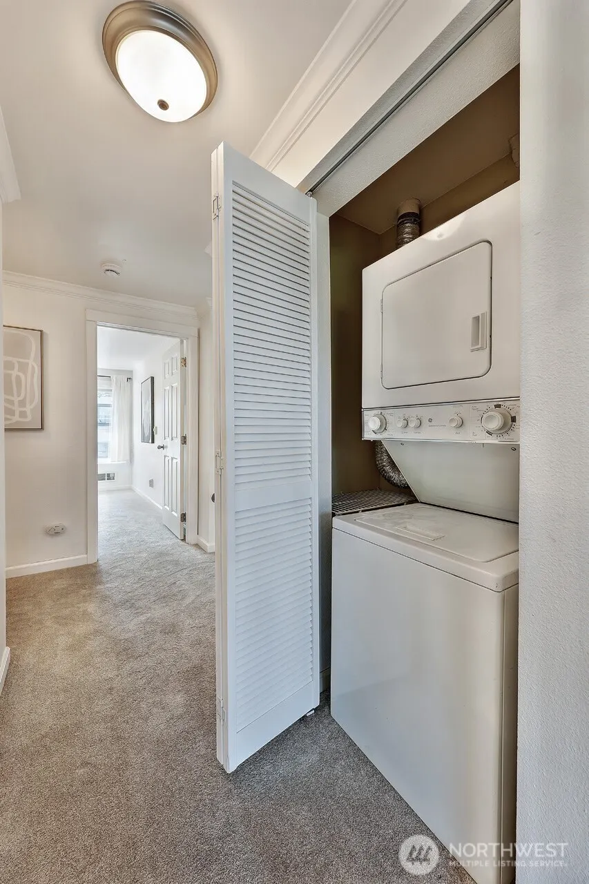 10110 NE 60th Street #107, Kirkland, WA 98033