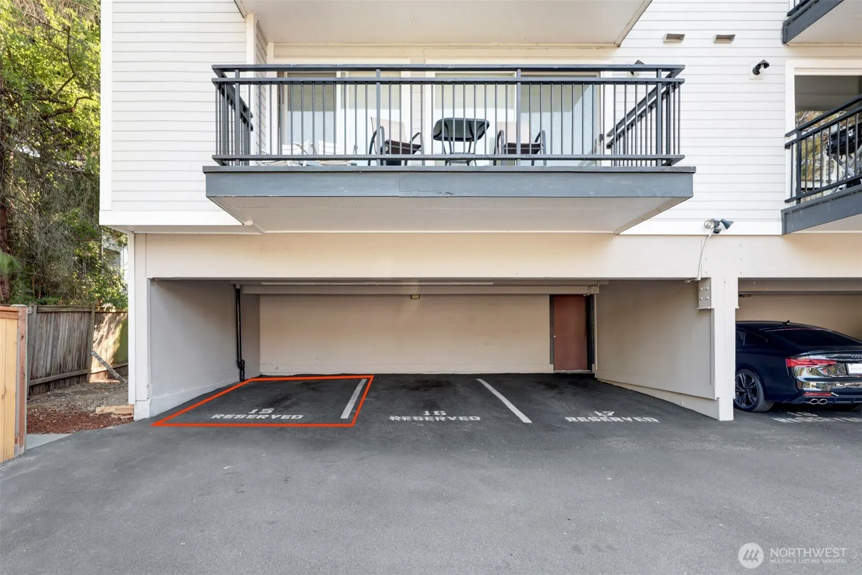 10110 NE 60th Street #107, Kirkland, WA 98033