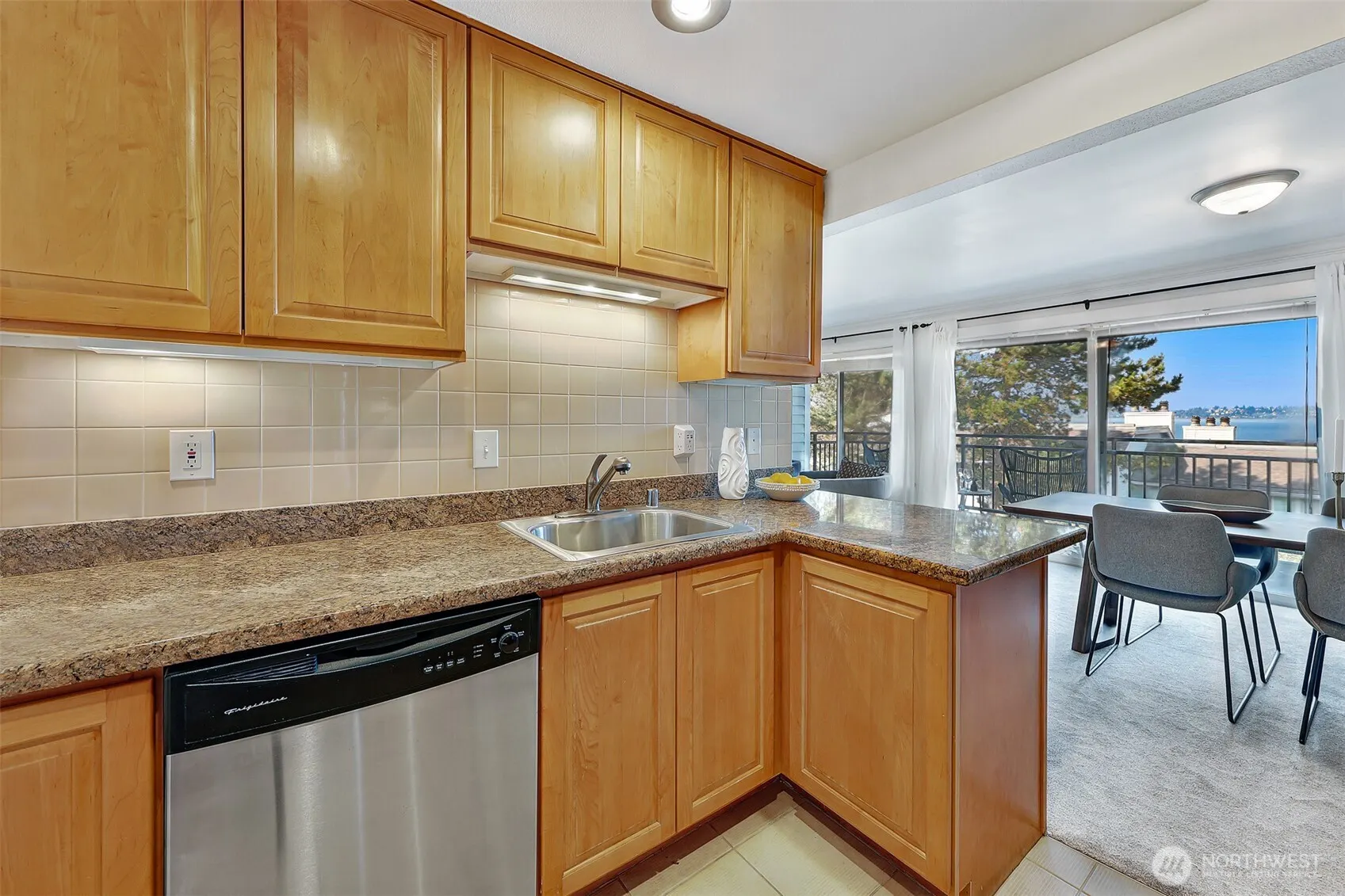 10110 NE 60th Street #107, Kirkland, WA 98033