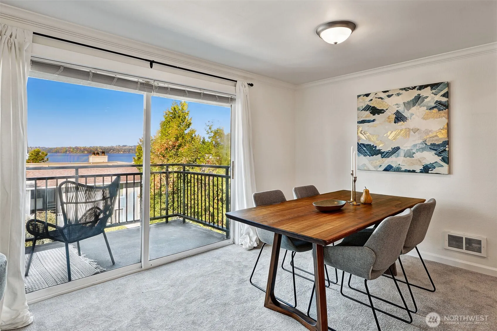 10110 NE 60th Street #107, Kirkland, WA 98033