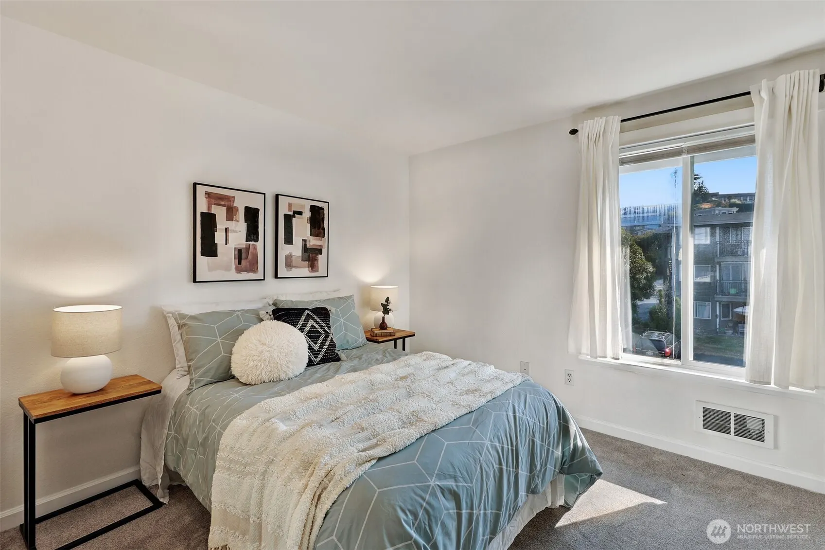 10110 NE 60th Street #107, Kirkland, WA 98033