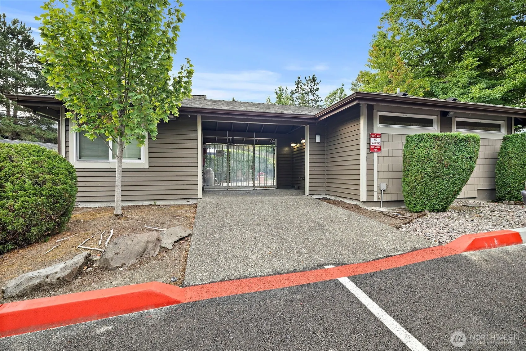 200 Mountain Park Blvd SW SW #A103, Issaquah, WA 98027