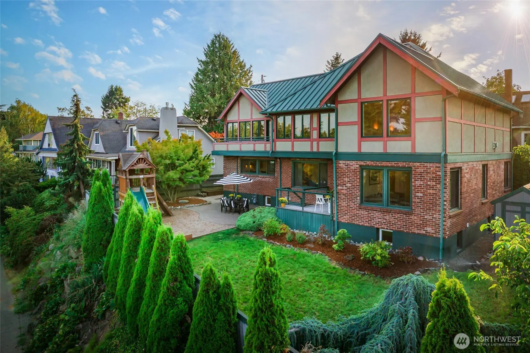 937 N 71st Street , Seattle, WA 98103
