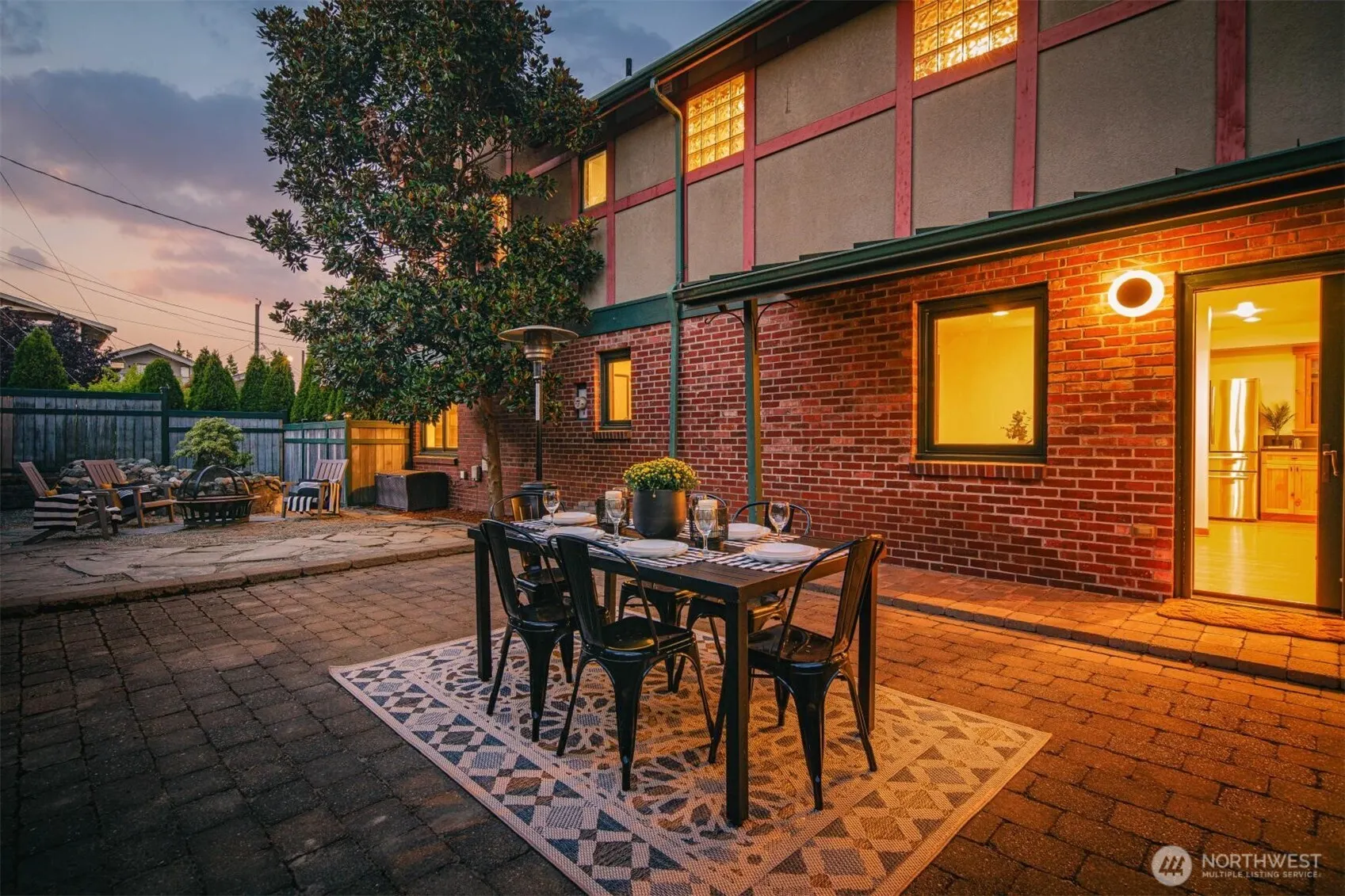 937 N 71st Street , Seattle, WA 98103