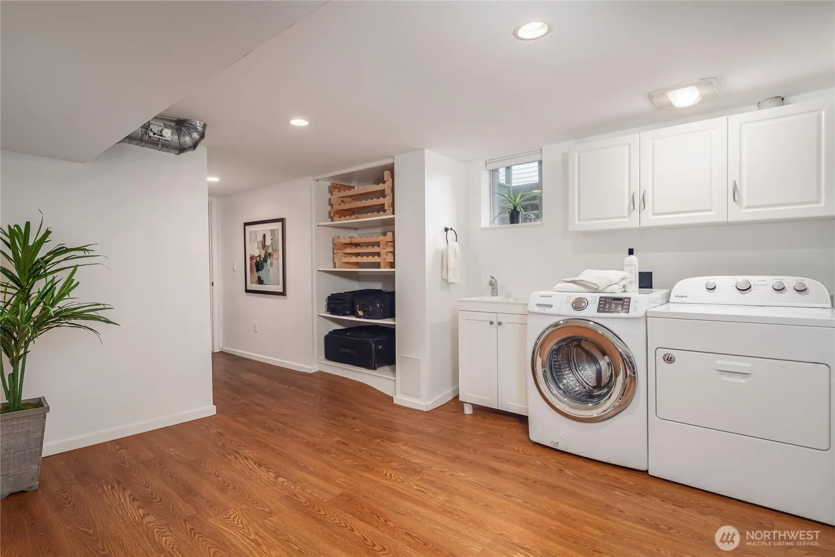 937 N 71st Street , Seattle, WA 98103