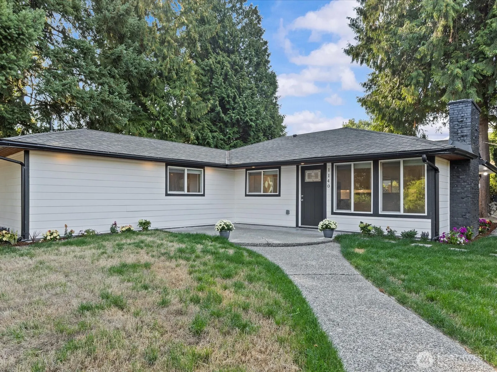 1140 E Seattle Street , Kent, WA 98030-6012