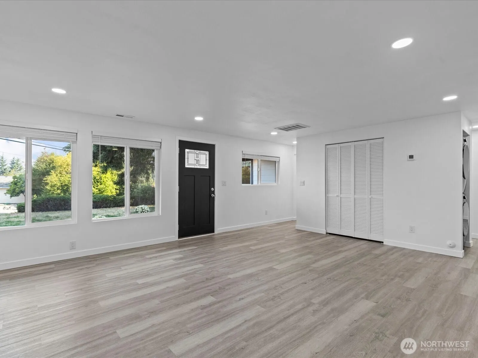1140 E Seattle Street , Kent, WA 98030-6012