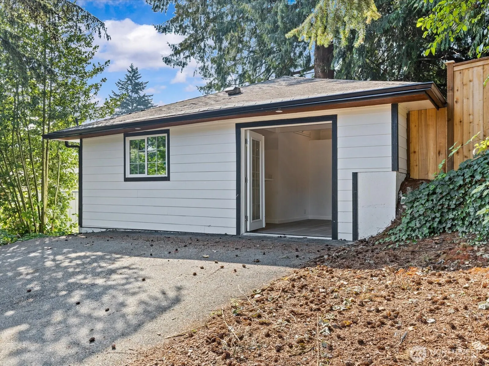1140 E Seattle Street , Kent, WA 98030-6012