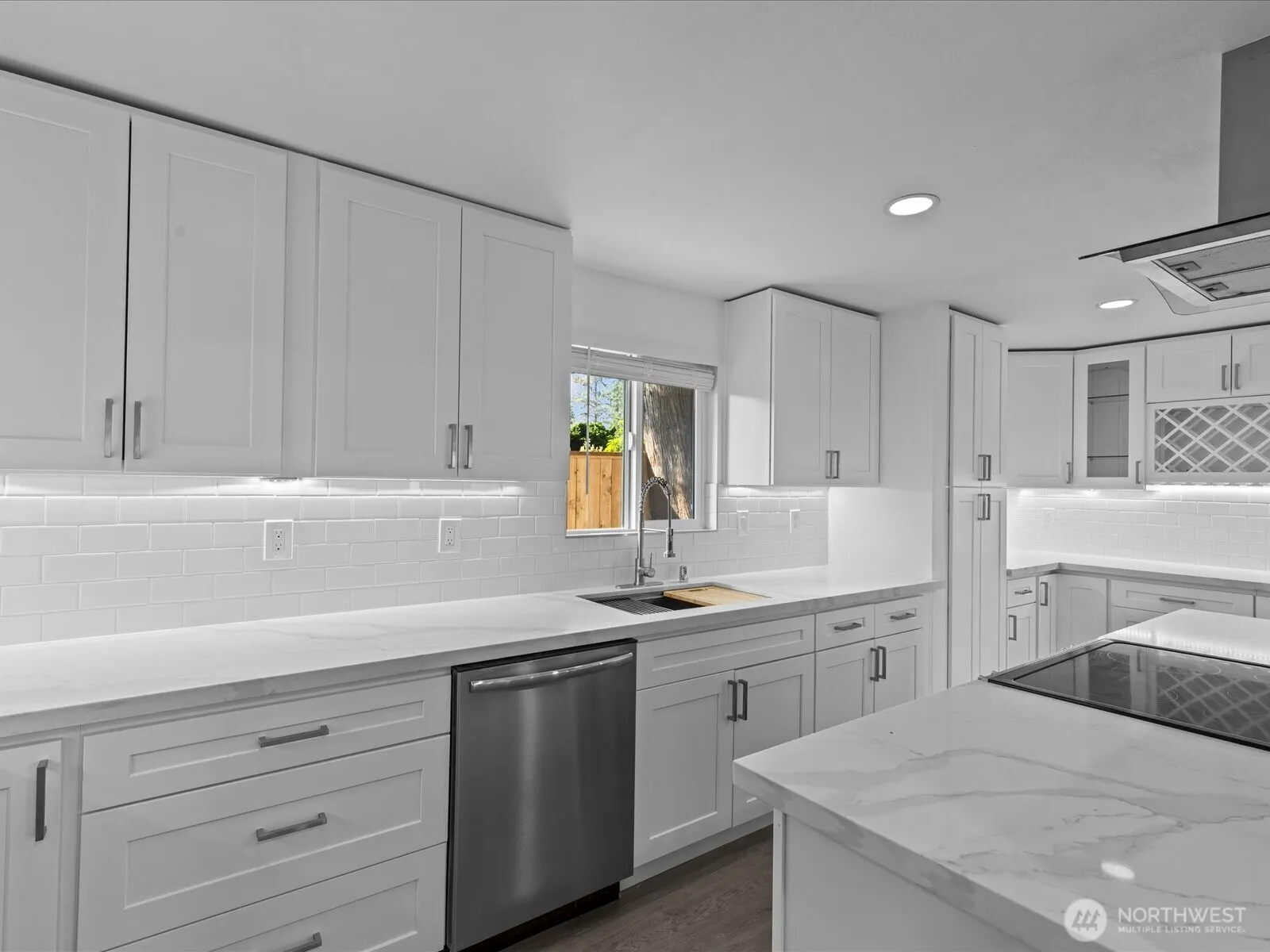 1140 E Seattle Street , Kent, WA 98030-6012