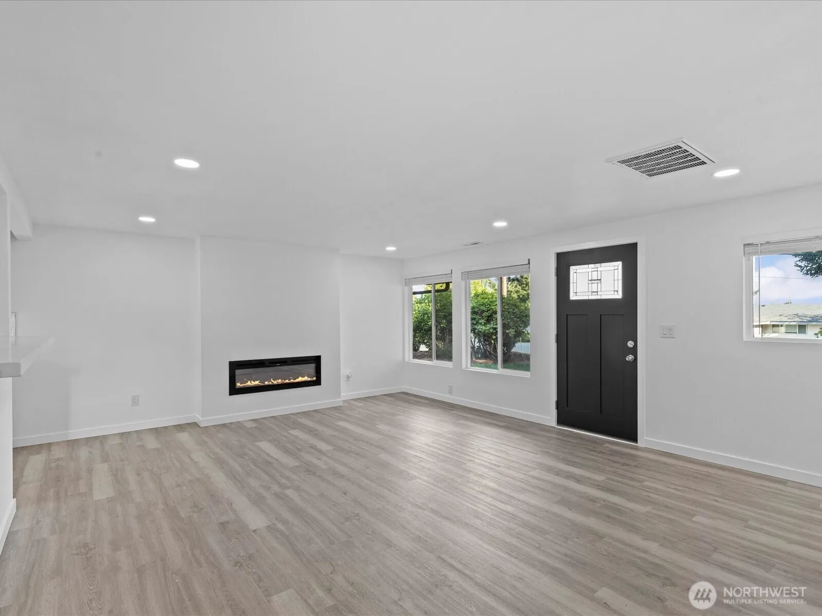 1140 E Seattle Street , Kent, WA 98030-6012