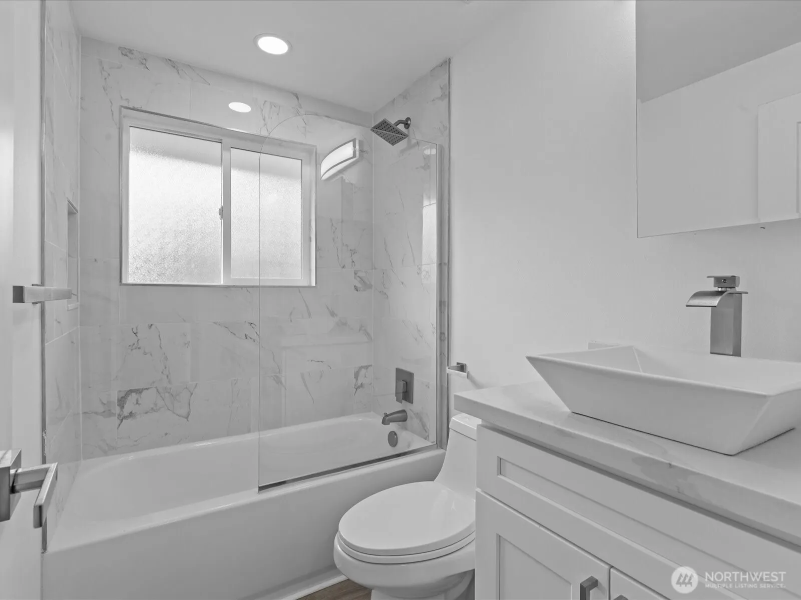 1140 E Seattle Street , Kent, WA 98030-6012