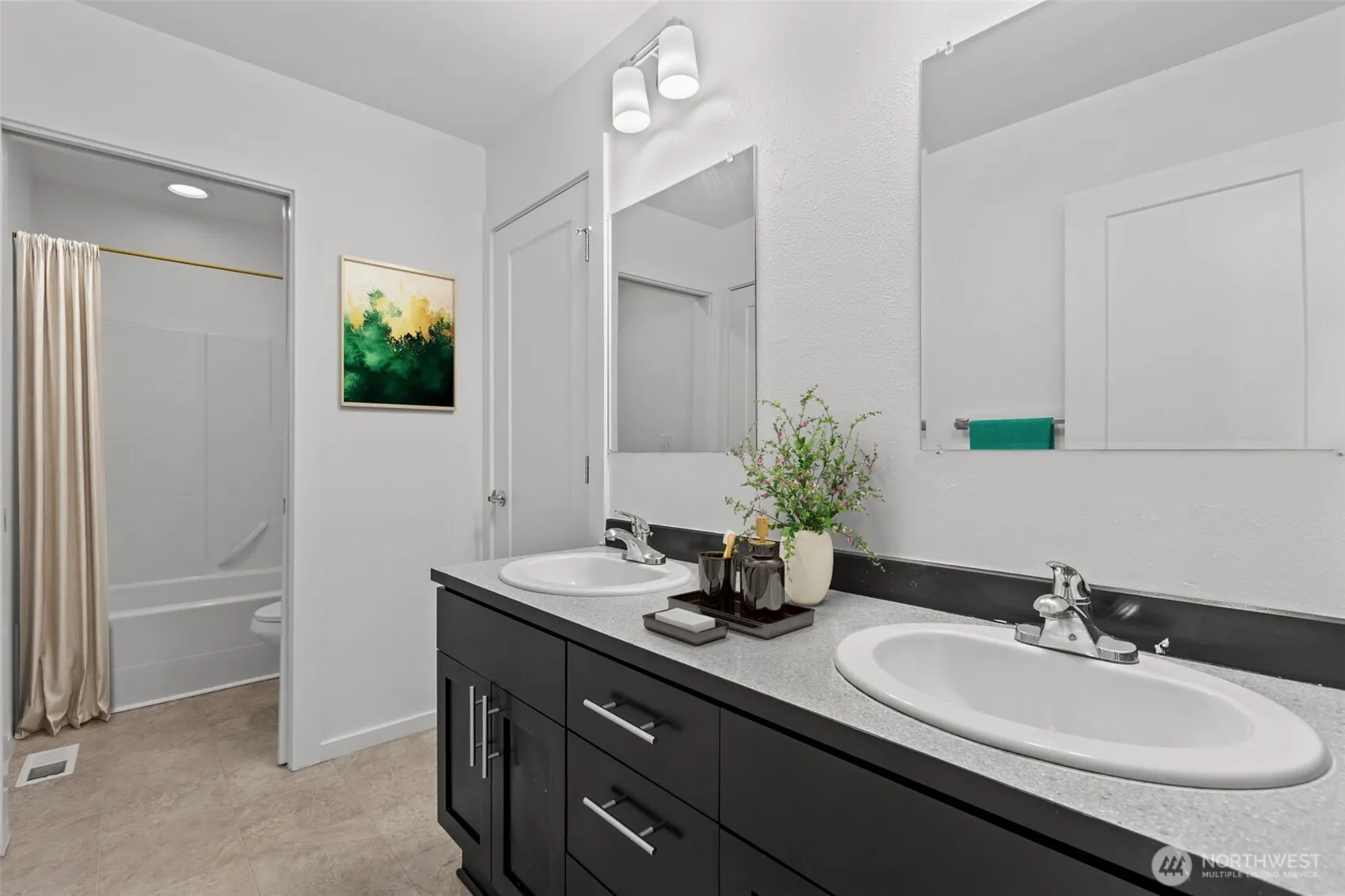 22901 98th Place S, Kent, WA 98031