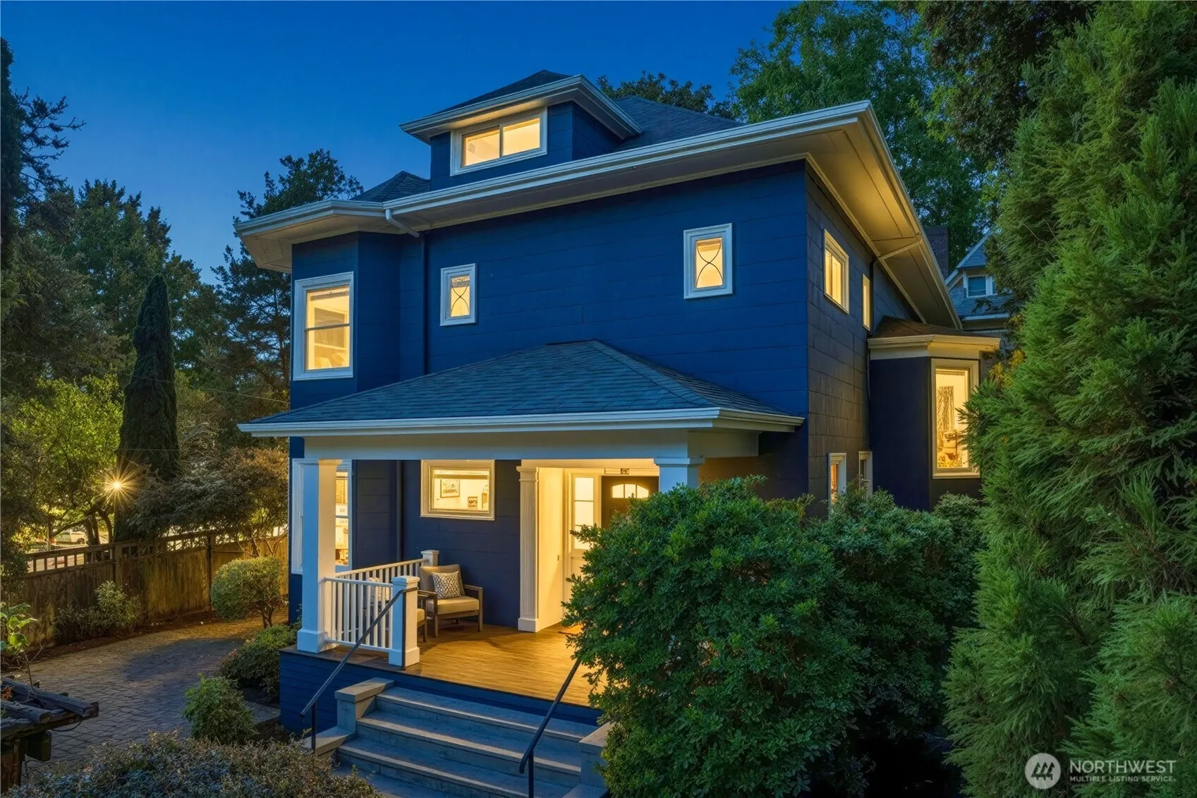 803 15th Avenue E, Seattle, WA 98112