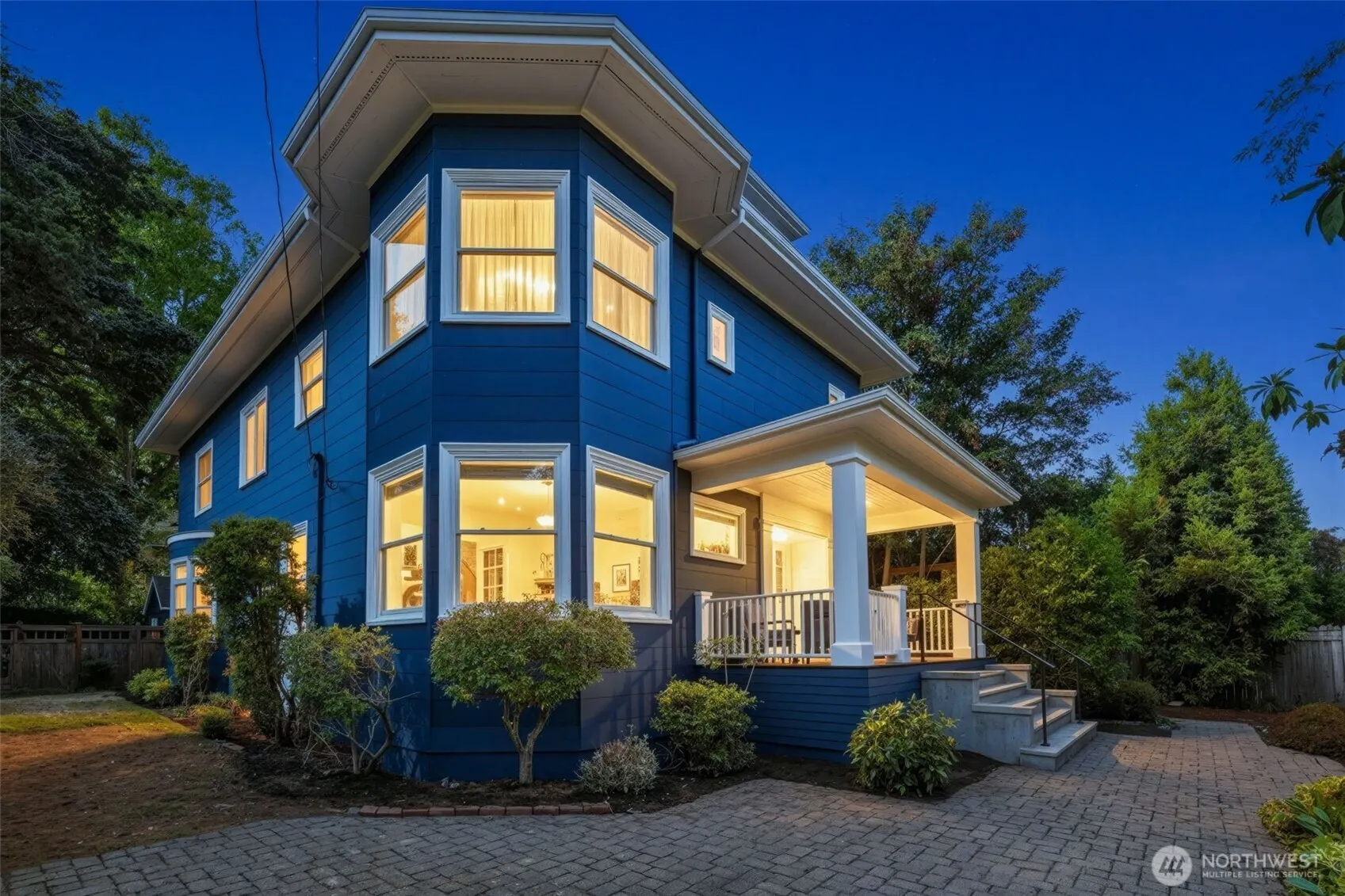803 15th Avenue E, Seattle, WA 98112
