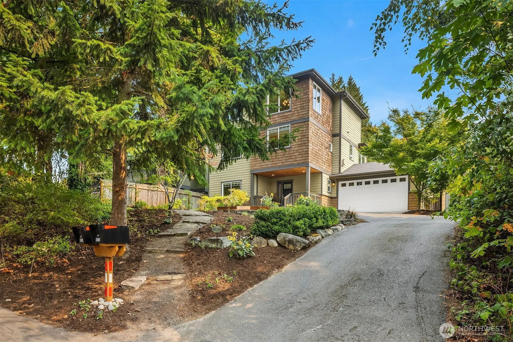 10334 46th Avenue NE, Seattle, WA 98125
