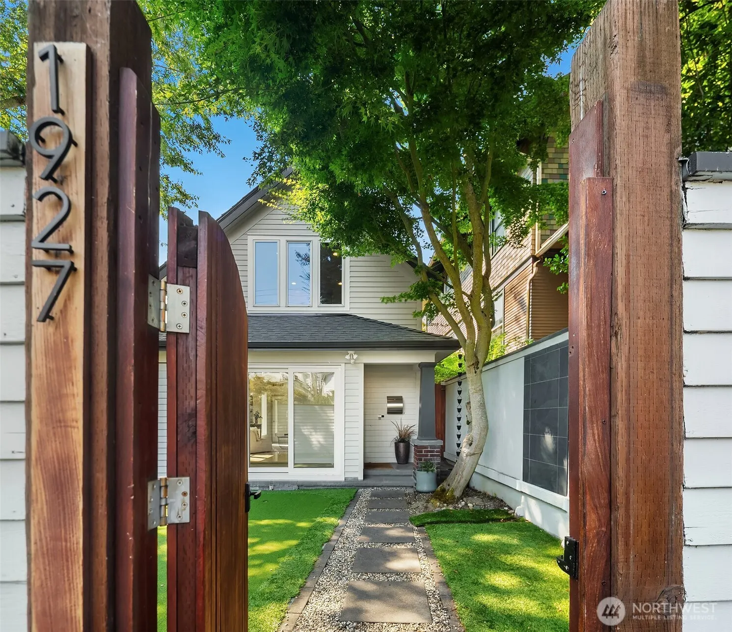 1927 10th Avenue W, Seattle, WA 98119