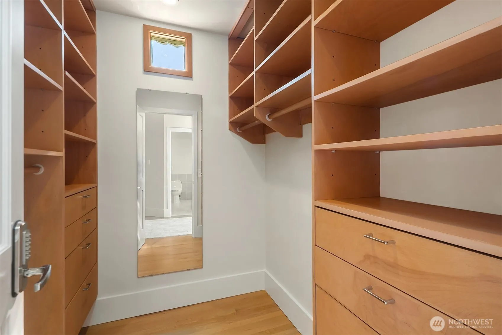 1927 10th Avenue W, Seattle, WA 98119