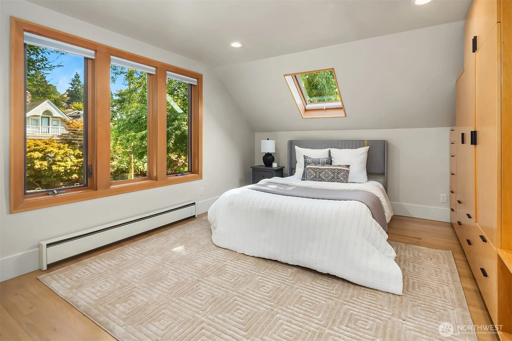 1927 10th Avenue W, Seattle, WA 98119