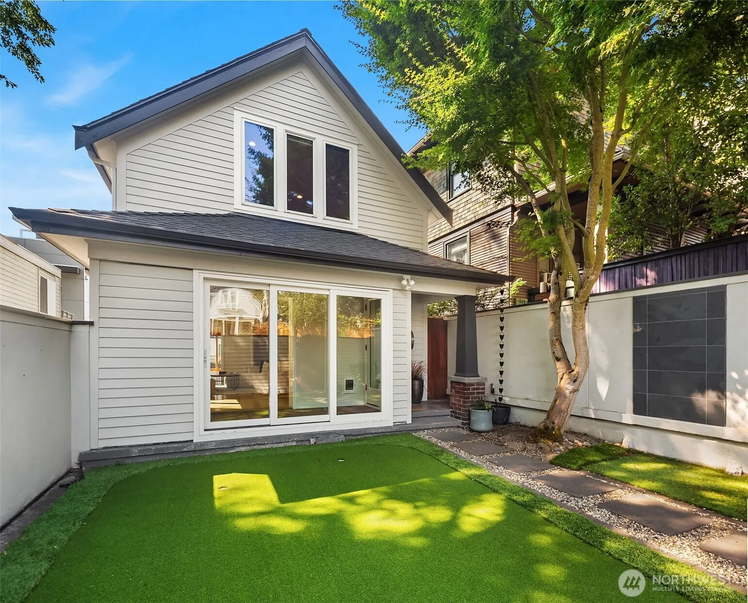 1927 10th Avenue W, Seattle, WA 98119