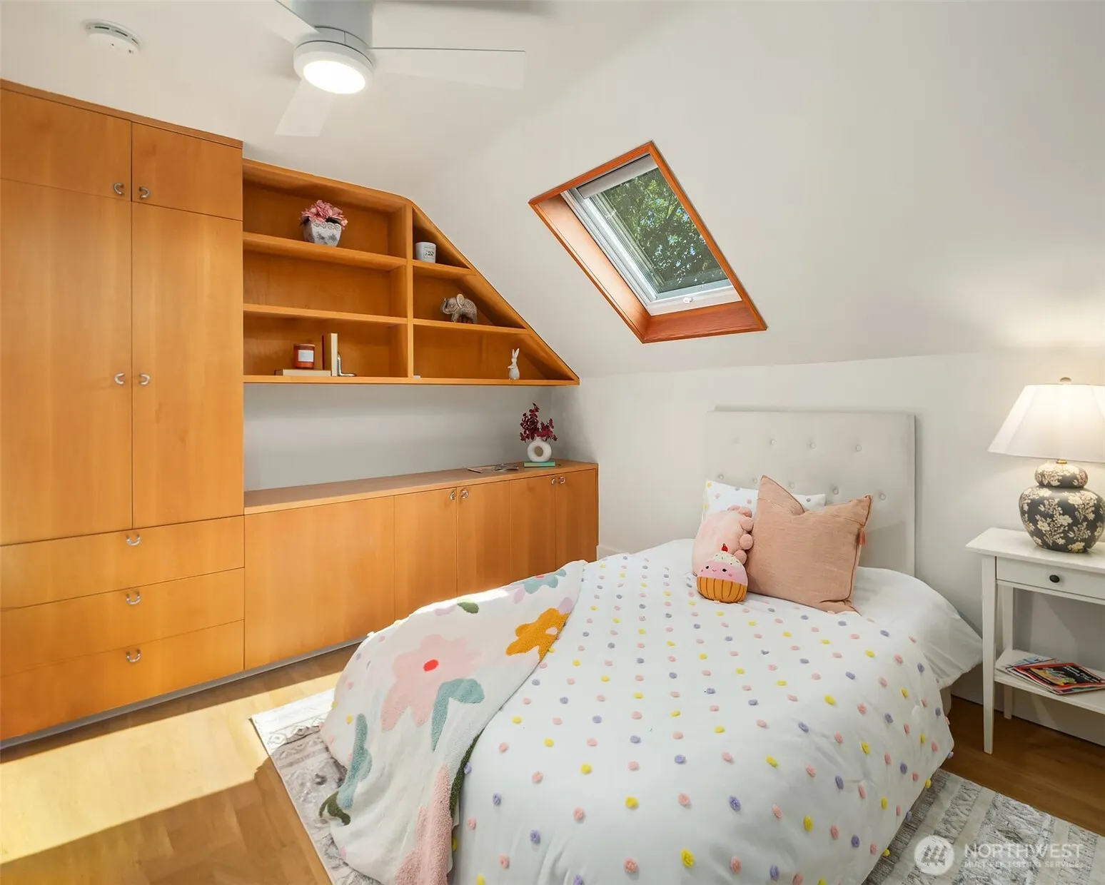 1927 10th Avenue W, Seattle, WA 98119