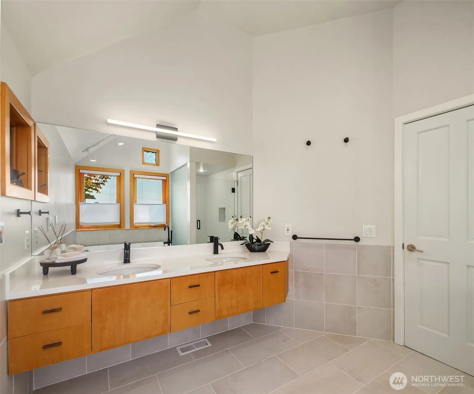 1927 10th Avenue W, Seattle, WA 98119
