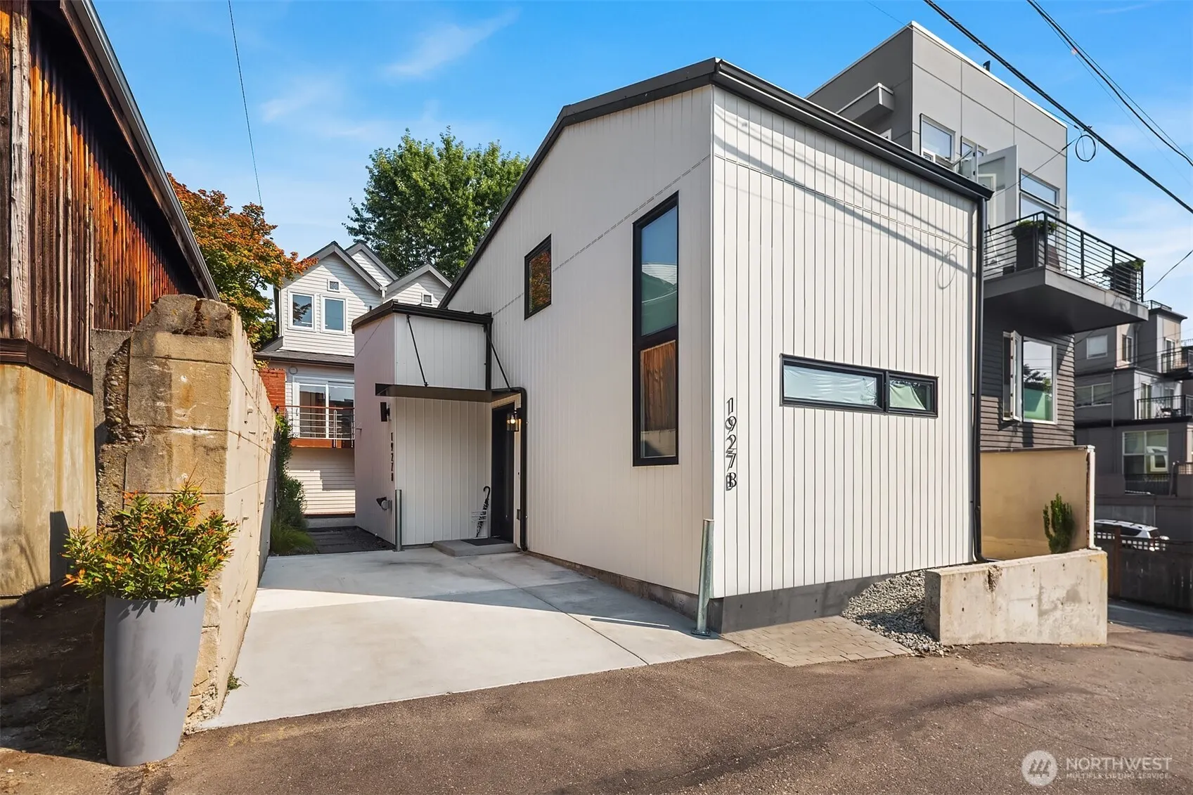 1927 10th Avenue W, Seattle, WA 98119