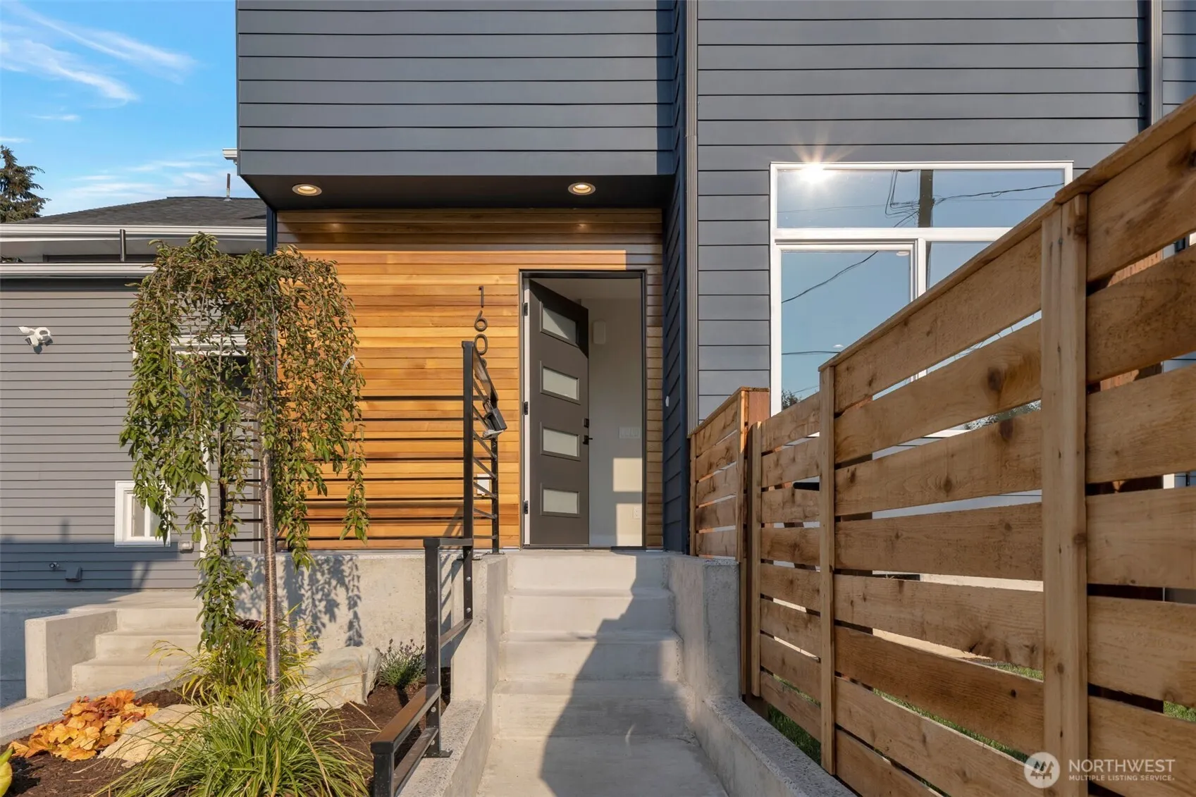 1603 SW Kenyon Street , Seattle, WA 98106