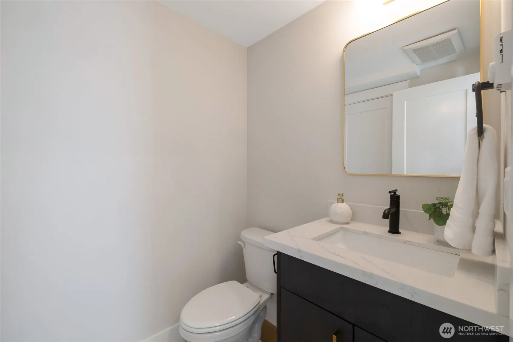1603 SW Kenyon Street , Seattle, WA 98106