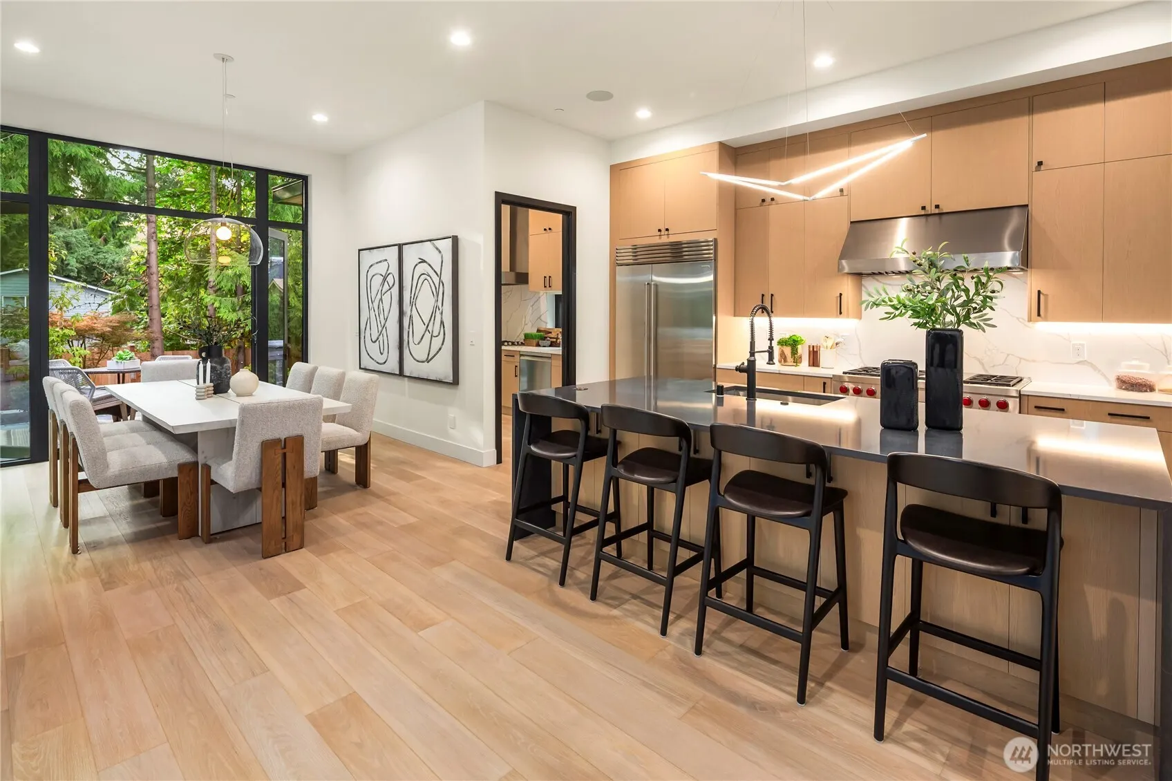 2435 109th Avenue SE, Bellevue, WA 98004