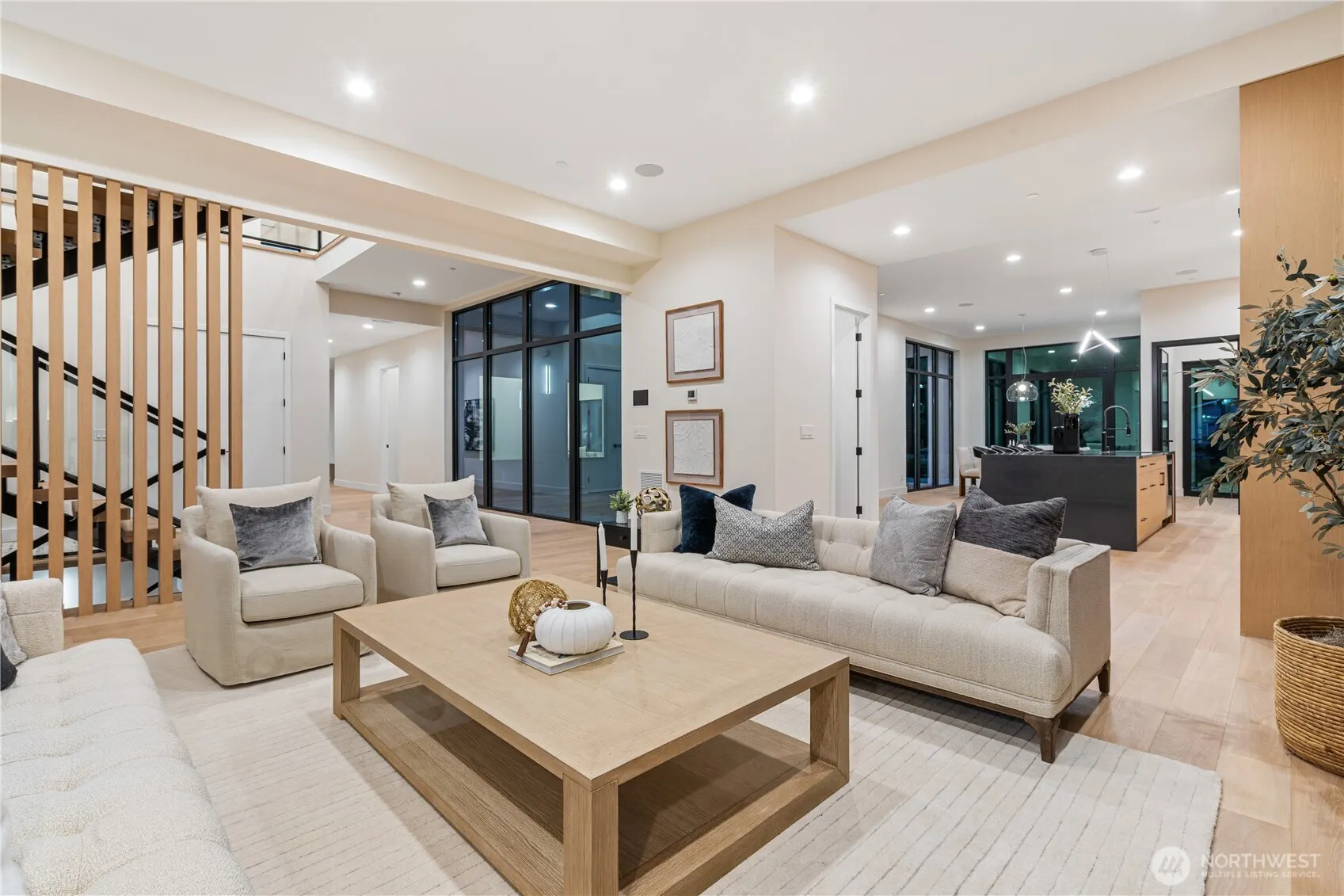 2435 109th Avenue SE, Bellevue, WA 98004