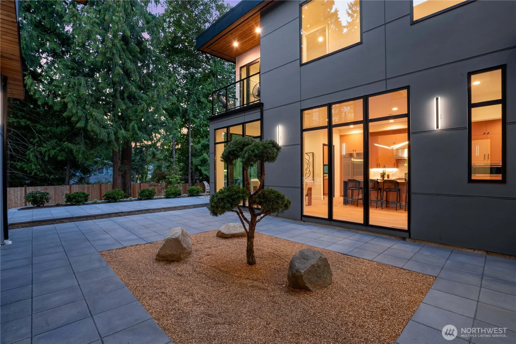 2435 109th Avenue SE, Bellevue, WA 98004
