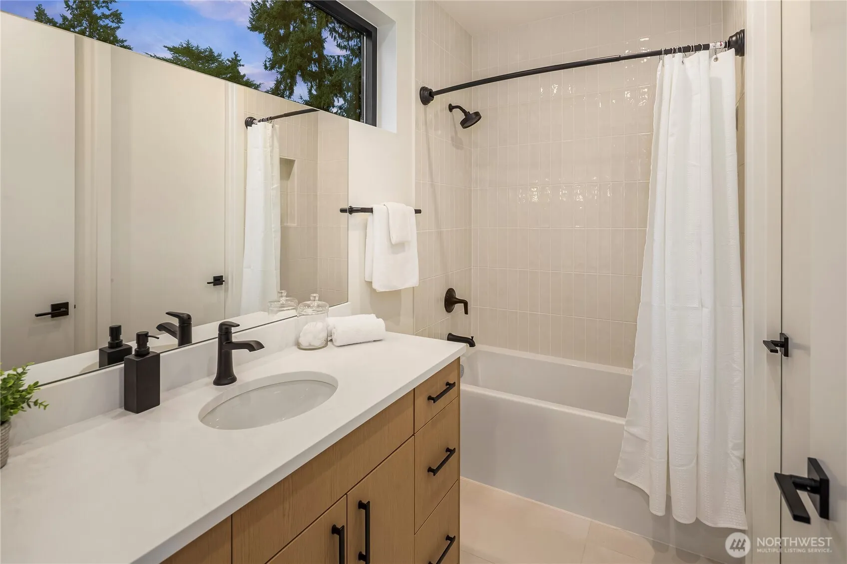 2435 109th Avenue SE, Bellevue, WA 98004