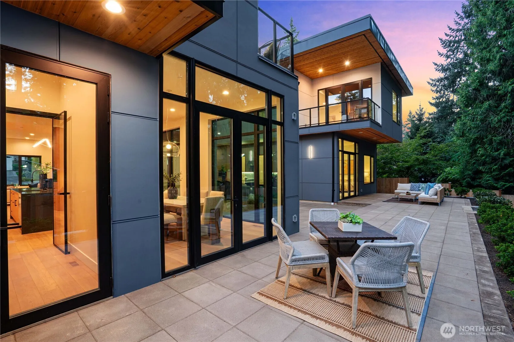 2435 109th Avenue SE, Bellevue, WA 98004
