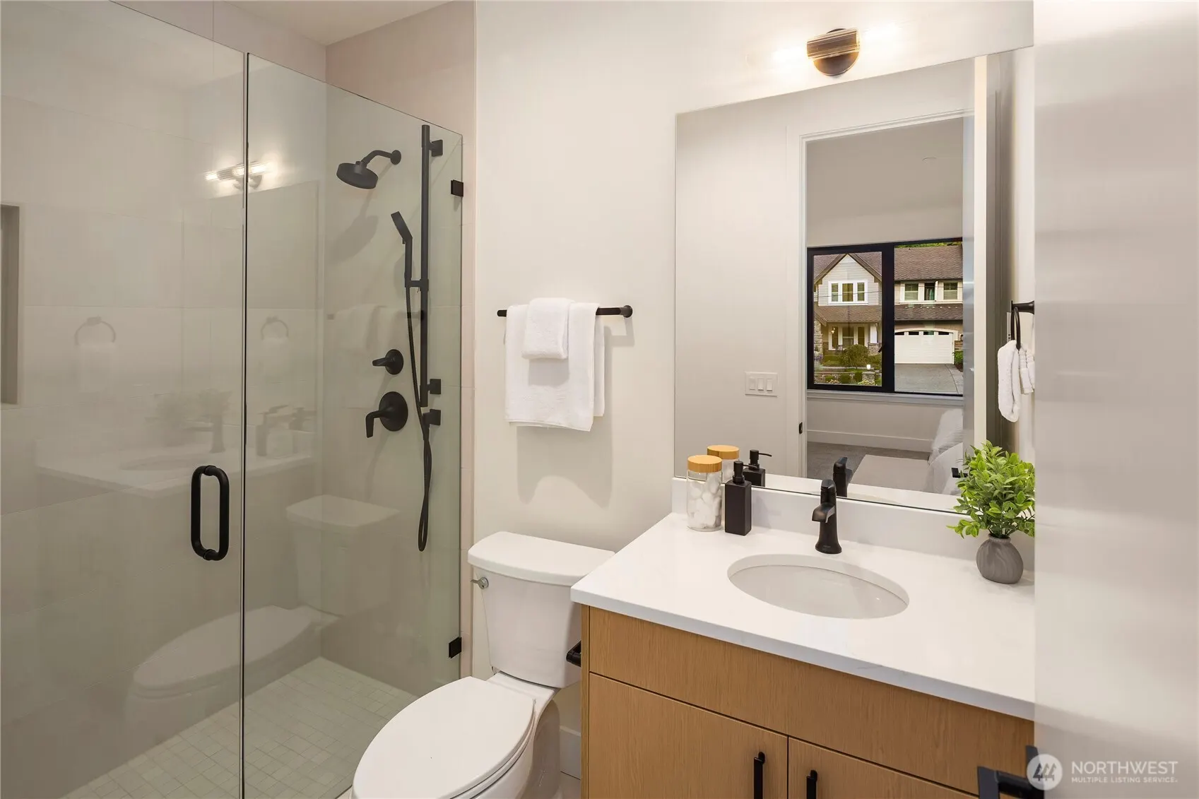 2435 109th Avenue SE, Bellevue, WA 98004