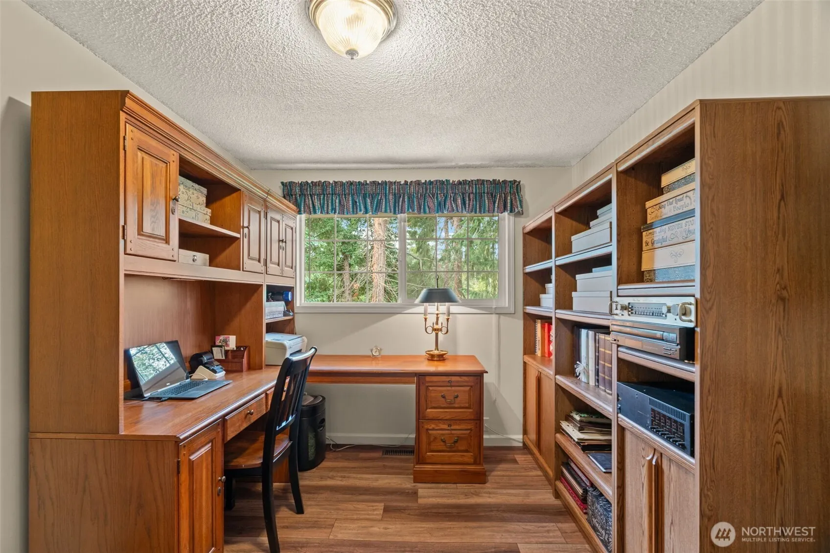 18814 75th Avenue W, Lynnwood, WA 98036