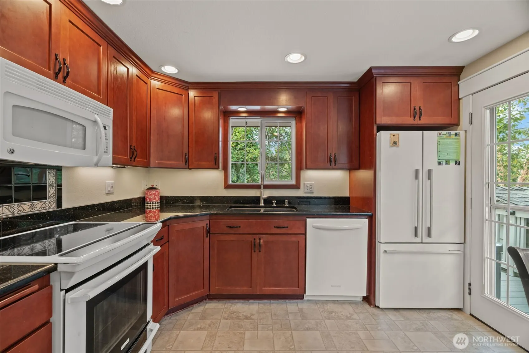 18814 75th Avenue W, Lynnwood, WA 98036