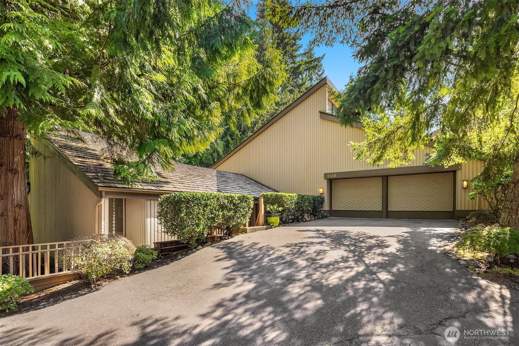 2410 Sahalee Drive W, Sammamish, WA 98074