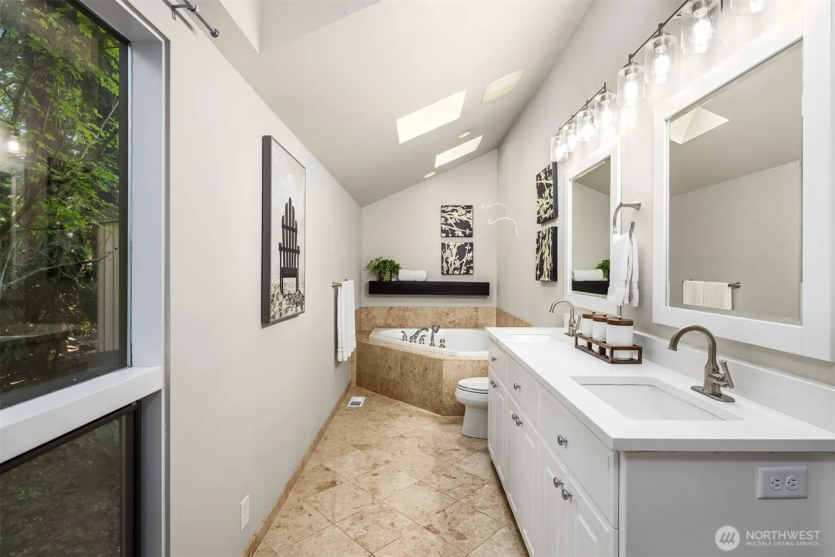 2410 Sahalee Drive W, Sammamish, WA 98074