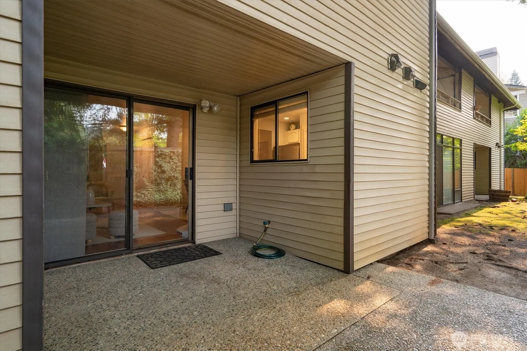 12221 100th Avenue NE #103, Kirkland, WA 98034-3719