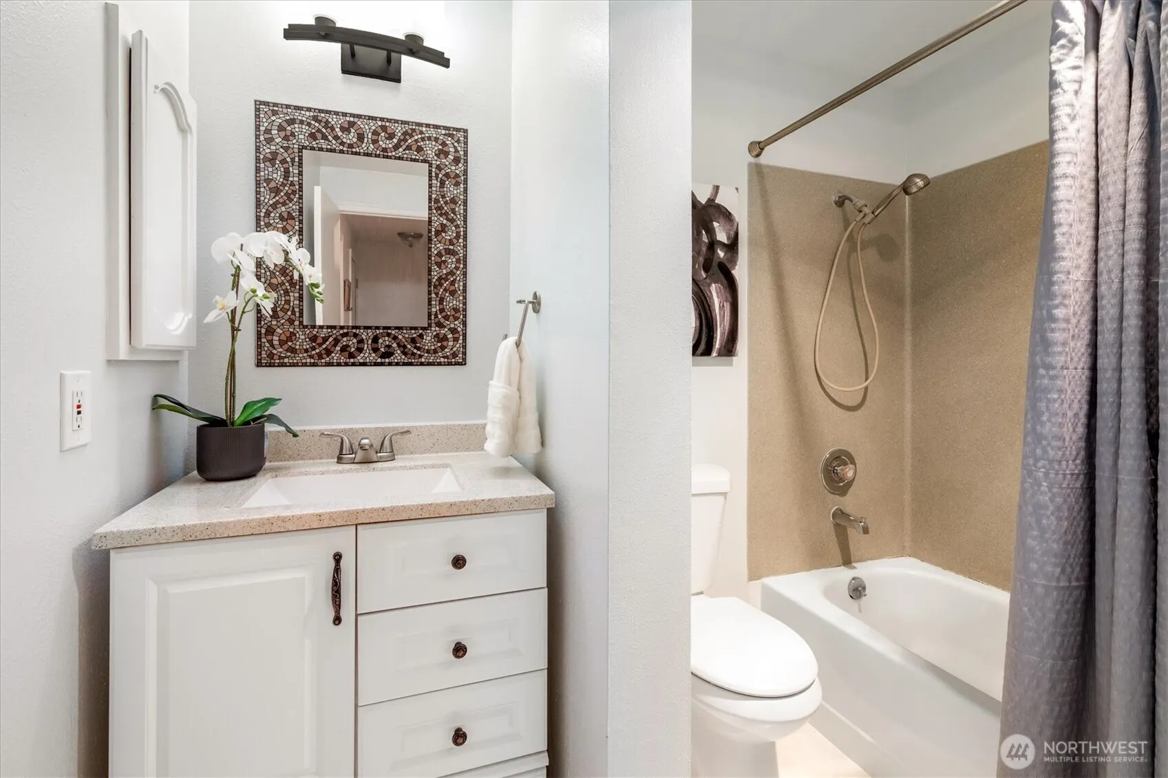 12221 100th Avenue NE #103, Kirkland, WA 98034-3719