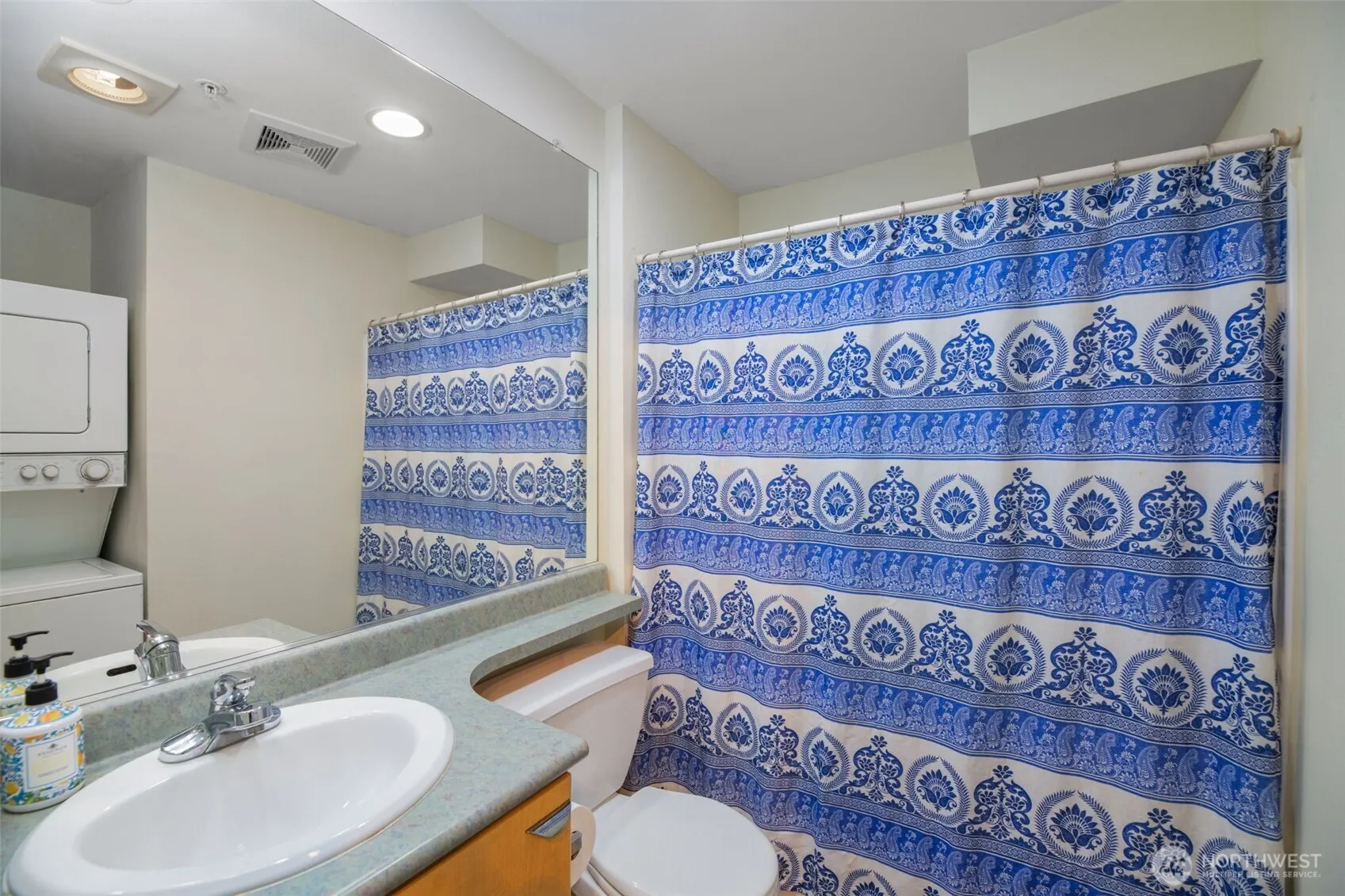 425 Vine Street #623, Seattle, WA 98121-1593
